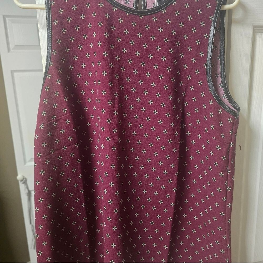 MudPie Women's Large Burgundy Sleeveless Shirt with Floral Pattern